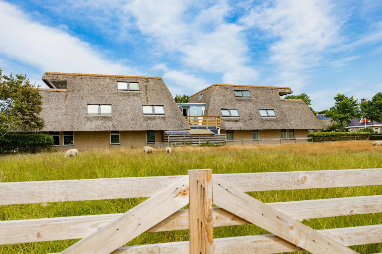 Escape, Appartement Met Groot Terras Buren  Luaran gambar