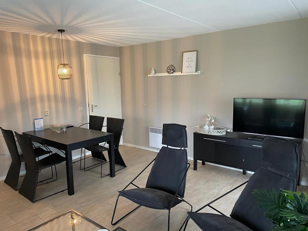 Escape, Appartement Met Groot Terras Buren  Luaran gambar